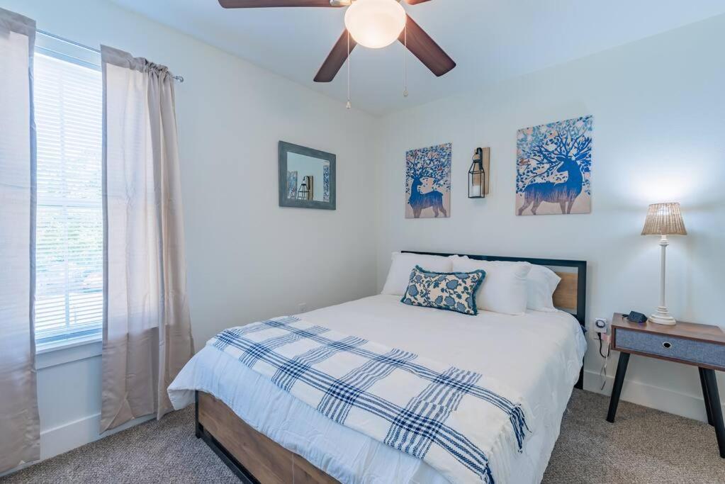 Secret Garden Apartment Сан Антонио Екстериор снимка