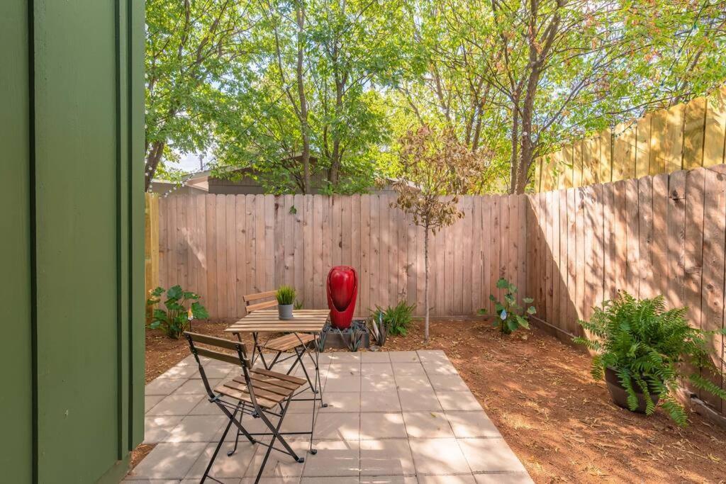 Secret Garden Apartment Сан Антонио Екстериор снимка