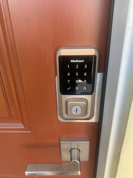 Secret Garden Apartment Сан Антонио Екстериор снимка