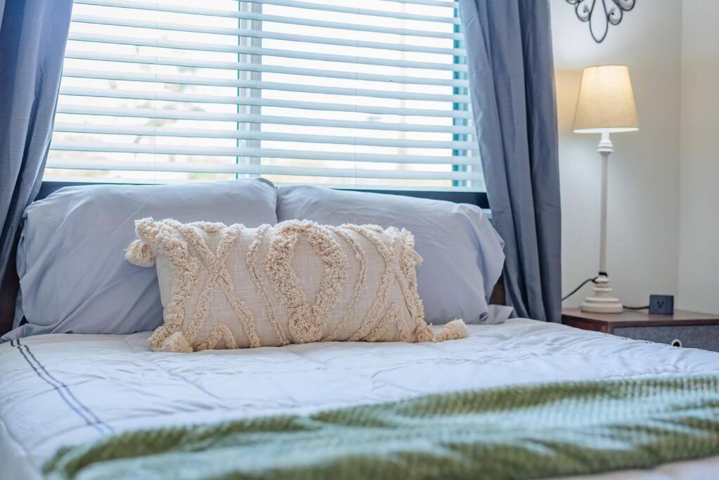 Secret Garden Apartment Сан Антонио Екстериор снимка