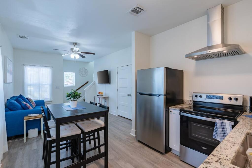 Secret Garden Apartment Сан Антонио Екстериор снимка