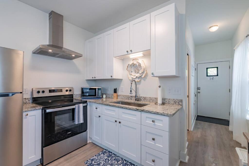 Secret Garden Apartment Сан Антонио Екстериор снимка